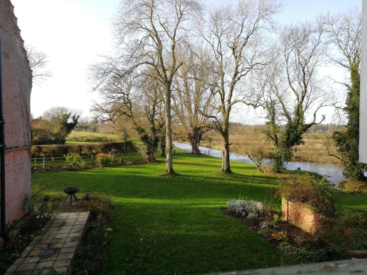 Carrick'S At Castle Farm Hotel Swanton Morley Exterior foto