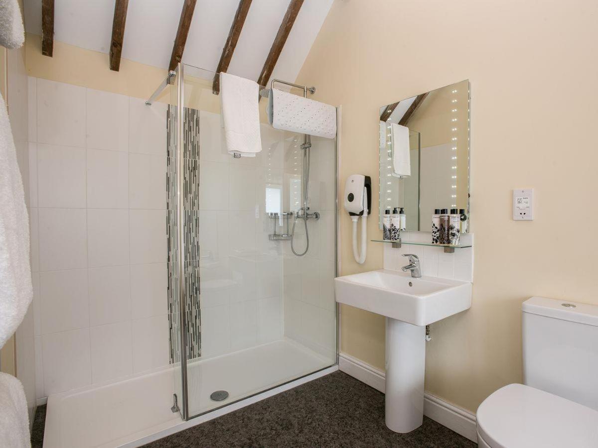 Carrick'S At Castle Farm Hotel Swanton Morley Exterior foto